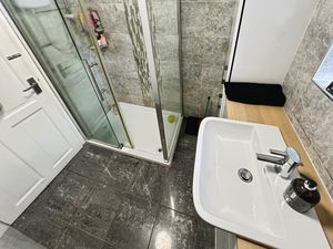 BATHROOM- click for photo gallery
